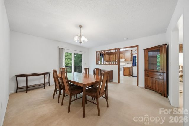 9197 Apache Drive, Hickory, NC 28601