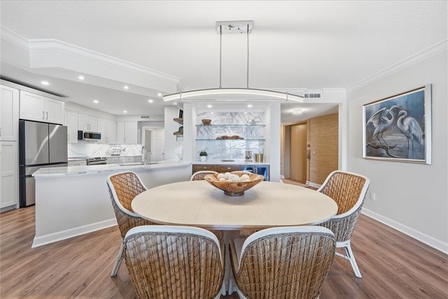 8814 S Sea Oaks Way 304, Vero Beach, FL 32963