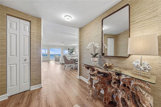 8814 S Sea Oaks Way 304, Vero Beach, FL 32963