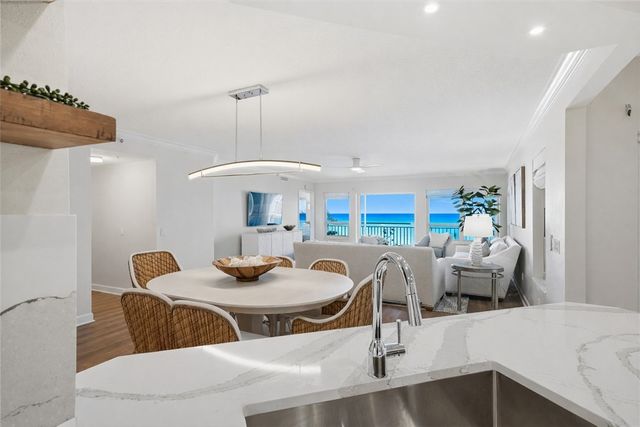 8814 S Sea Oaks Way 304, Vero Beach, FL 32963