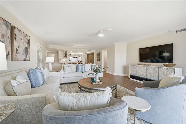 8814 S Sea Oaks Way 304, Vero Beach, FL 32963