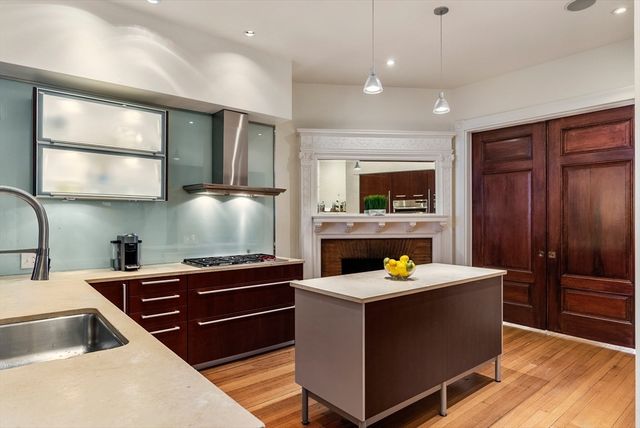 37 Bay State 3, Boston, MA 02215