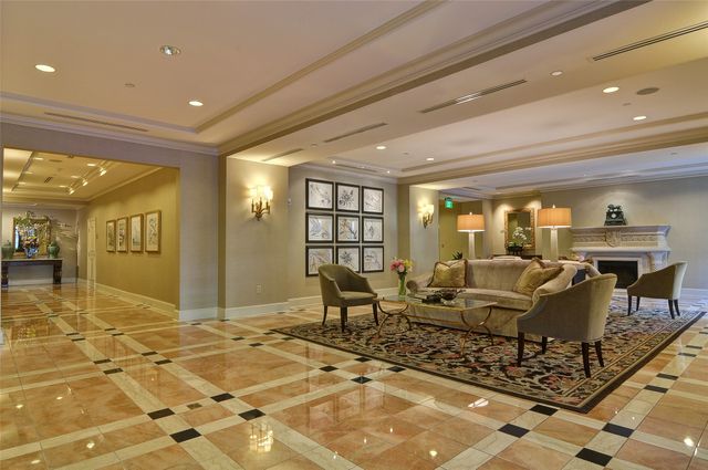 4242 Lomo Alto Drive N71, Highland Park, TX 75219