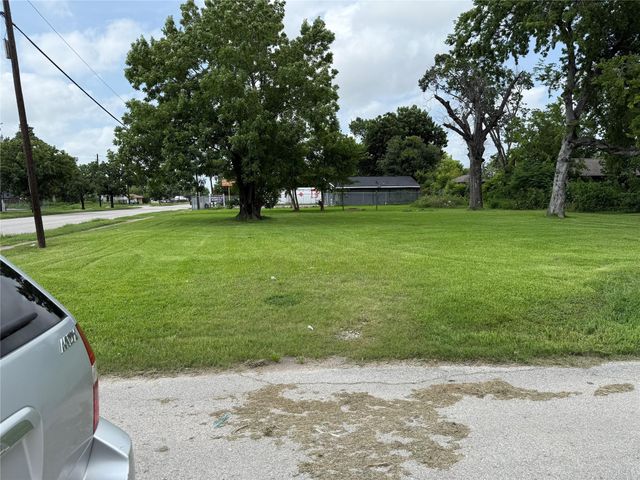 2112 Lockwood Drive, Houston, TX 77020