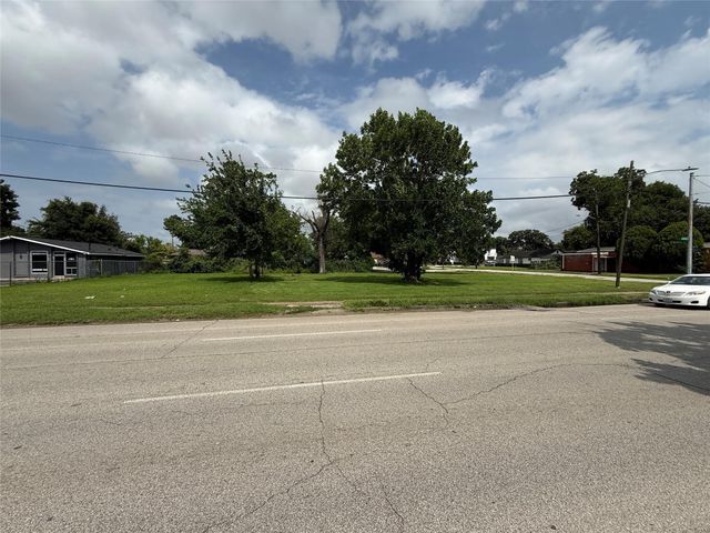 2112 Lockwood Drive, Houston, TX 77020