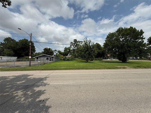 2112 Lockwood Drive, Houston, TX 77020