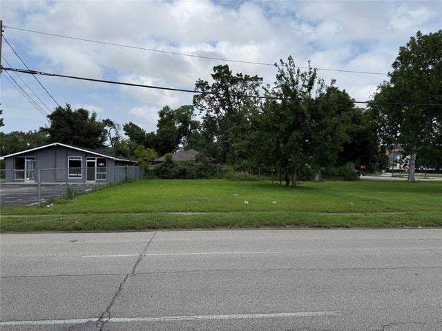 2112 Lockwood Drive, Houston, TX 77020