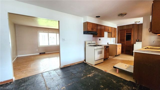 7731 Southland Drive, Mentor On The Lake, OH 44060