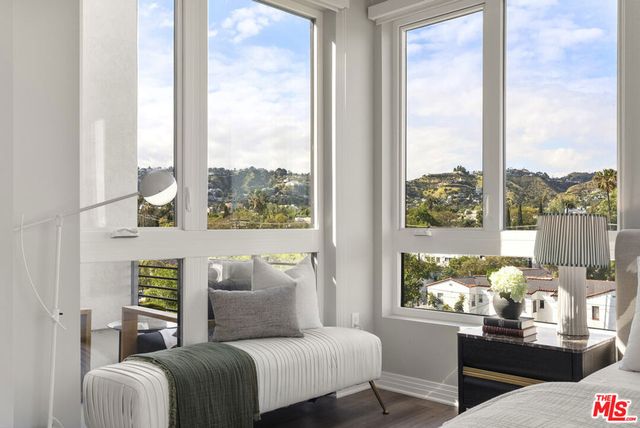 7428 Santa Monica Boulevard 301, West Hollywood, CA 90046