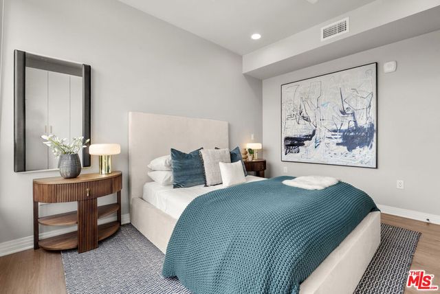 7428 Santa Monica Boulevard 301, West Hollywood, CA 90046