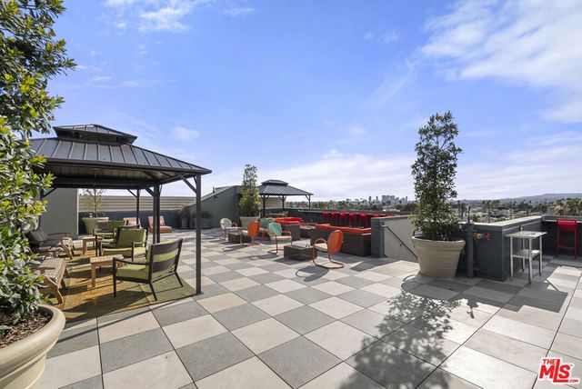 7428 Santa Monica Boulevard 301, West Hollywood, CA 90046