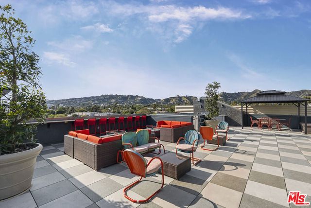 7428 Santa Monica Boulevard 301, West Hollywood, CA 90046