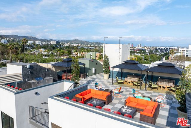 7428 Santa Monica Boulevard 301, West Hollywood, CA 90046