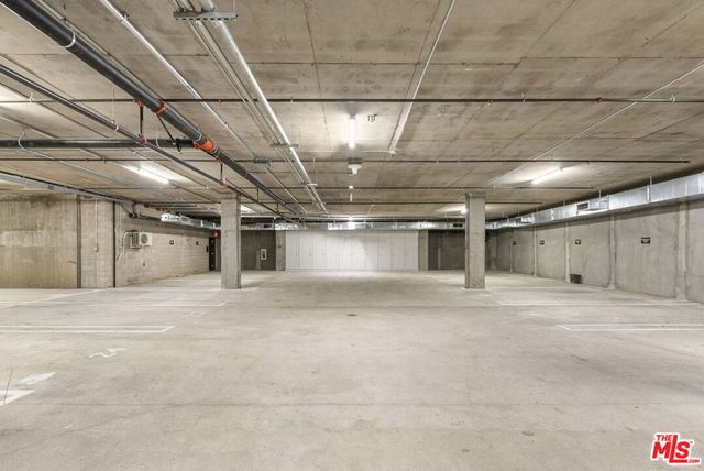 7428 Santa Monica Boulevard 301, West Hollywood, CA 90046