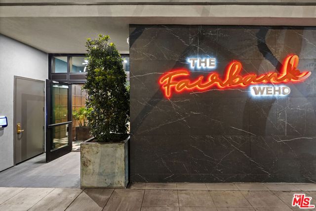 7428 Santa Monica Boulevard 301, West Hollywood, CA 90046