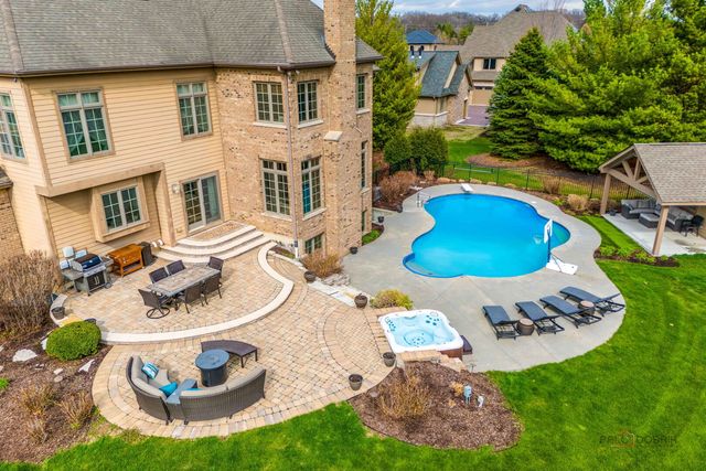 37W209 Deer Pond Court, St. Charles, IL 60175