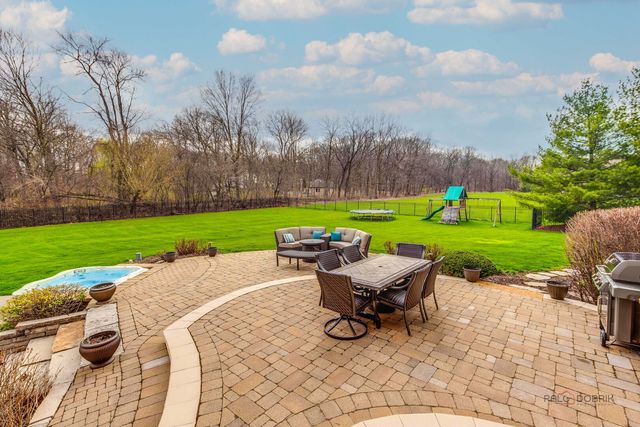 37W209 Deer Pond Court, St. Charles, IL 60175