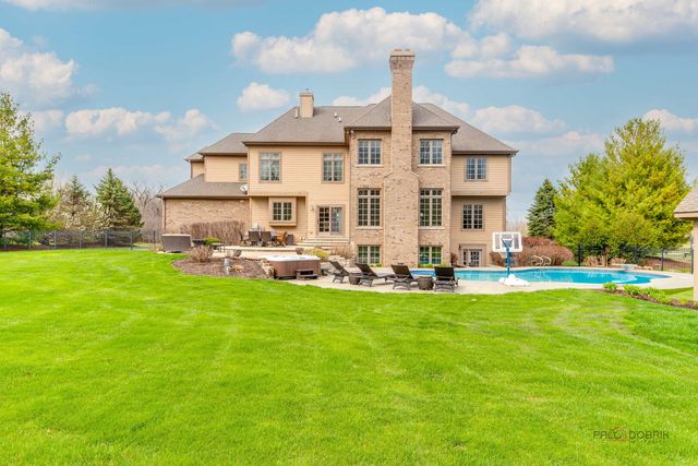 37W209 Deer Pond Court, St. Charles, IL 60175