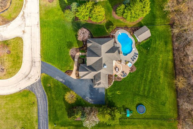 37W209 Deer Pond Court, St. Charles, IL 60175