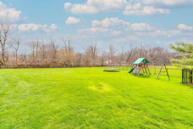 37W209 Deer Pond Court, St. Charles, IL 60175