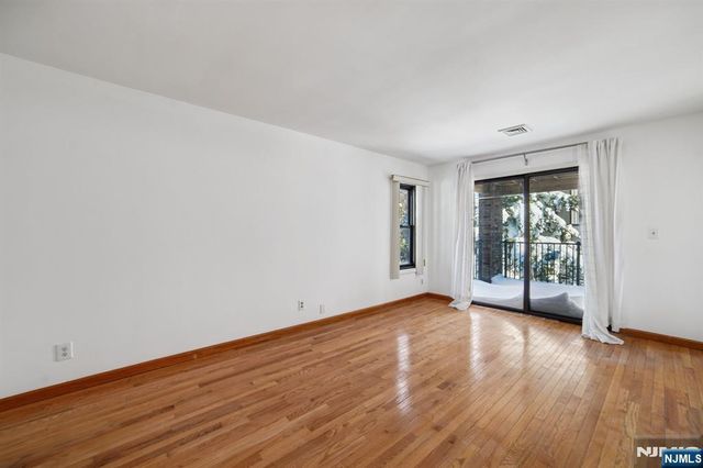 1491 John Street 10, Fort Lee, NJ 07024