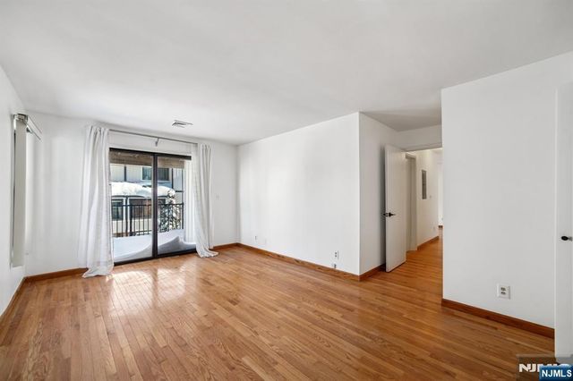 1491 John Street 10, Fort Lee, NJ 07024