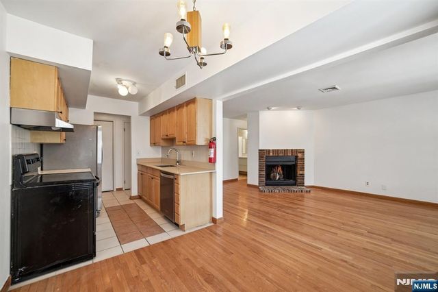 1491 John Street 10, Fort Lee, NJ 07024