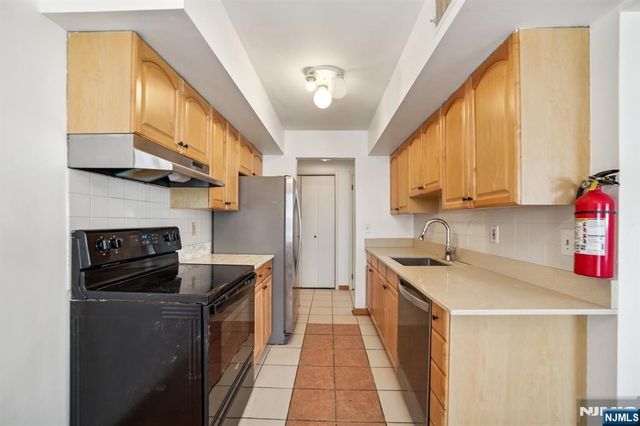 1491 John Street 10, Fort Lee, NJ 07024