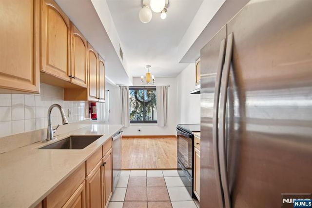 1491 John Street 10, Fort Lee, NJ 07024