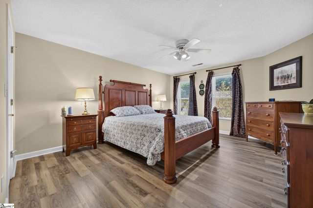 18 Middlecreek Way, Greenville, SC 29607