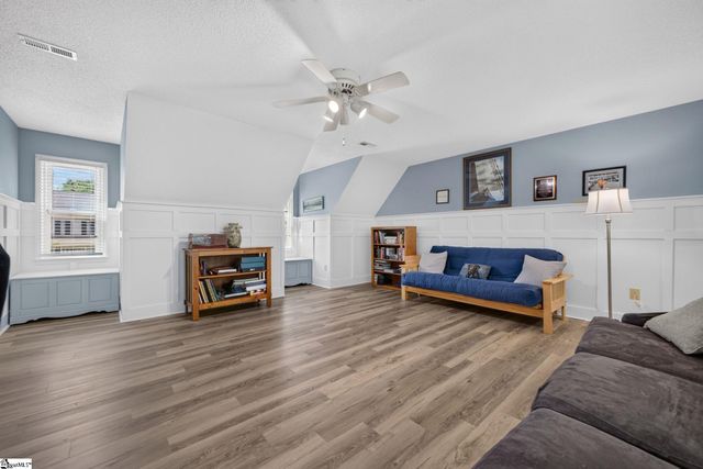 18 Middlecreek Way, Greenville, SC 29607