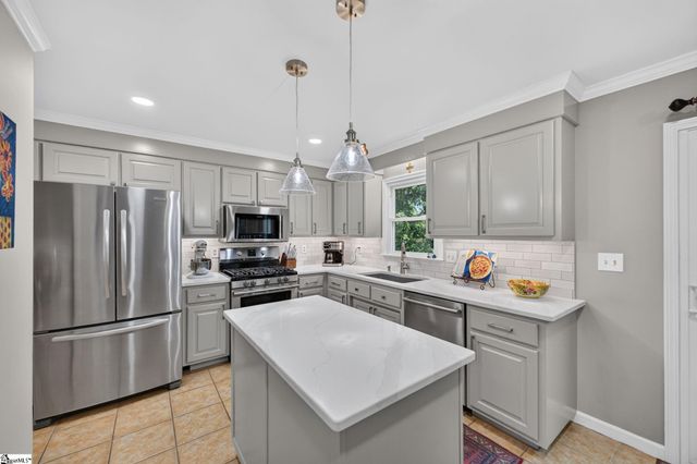 18 Middlecreek Way, Greenville, SC 29607
