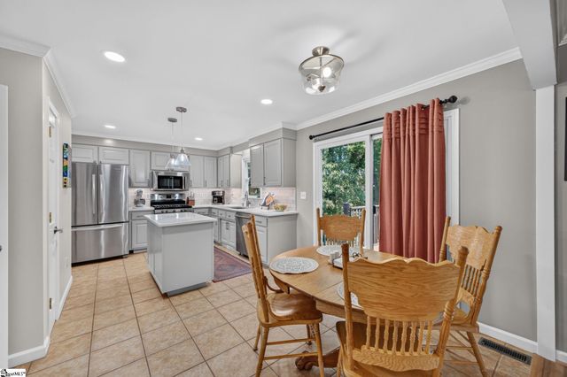 18 Middlecreek Way, Greenville, SC 29607