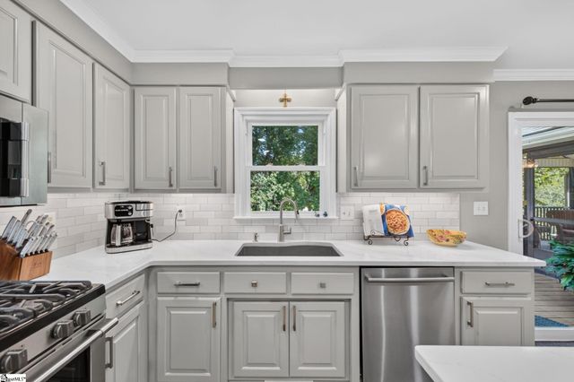 18 Middlecreek Way, Greenville, SC 29607