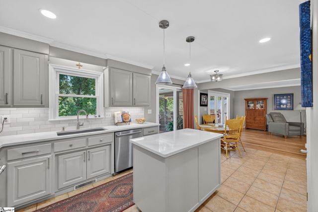 18 Middlecreek Way, Greenville, SC 29607