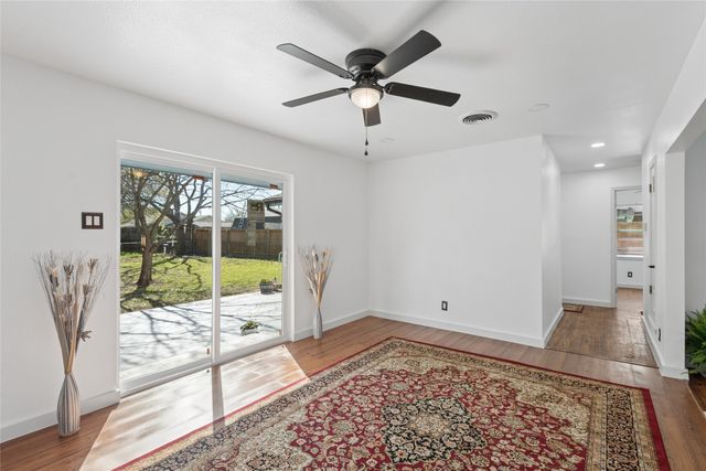 911 Vine Street, Euless, TX 76040