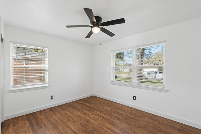 911 Vine Street, Euless, TX 76040