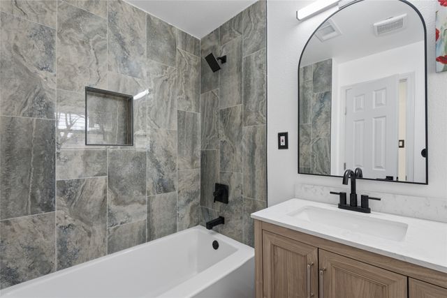 911 Vine Street, Euless, TX 76040