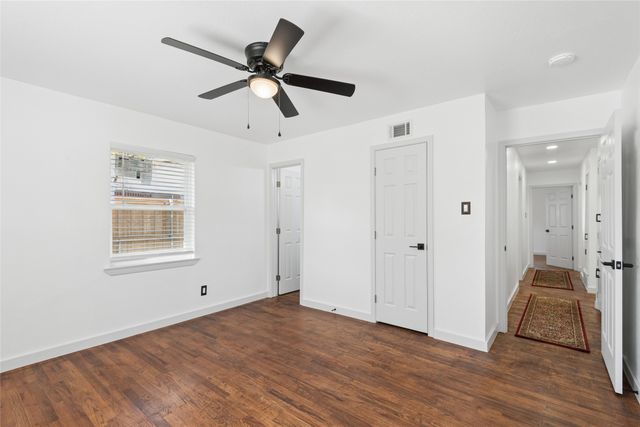 911 Vine Street, Euless, TX 76040