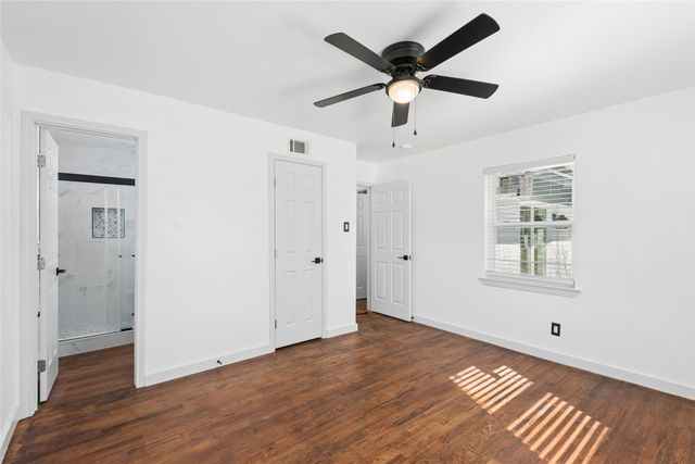 911 Vine Street, Euless, TX 76040