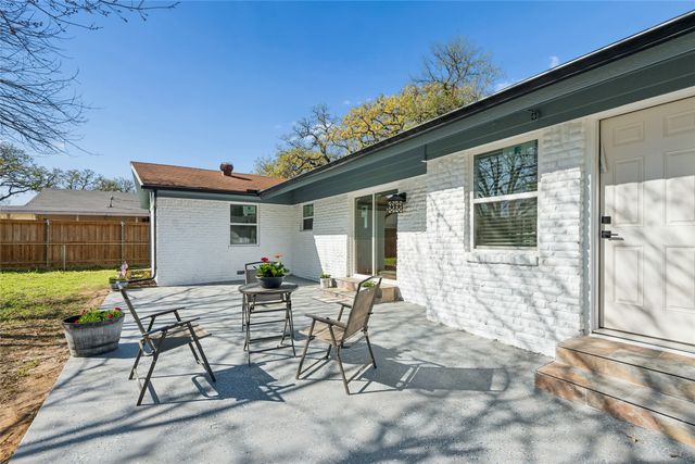 911 Vine Street, Euless, TX 76040