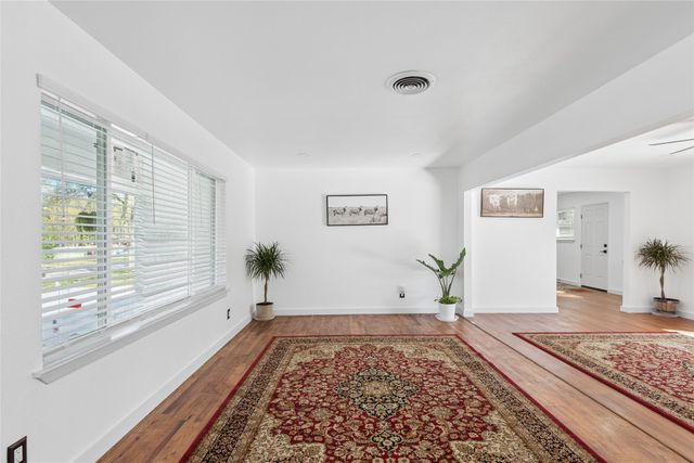 911 Vine Street, Euless, TX 76040