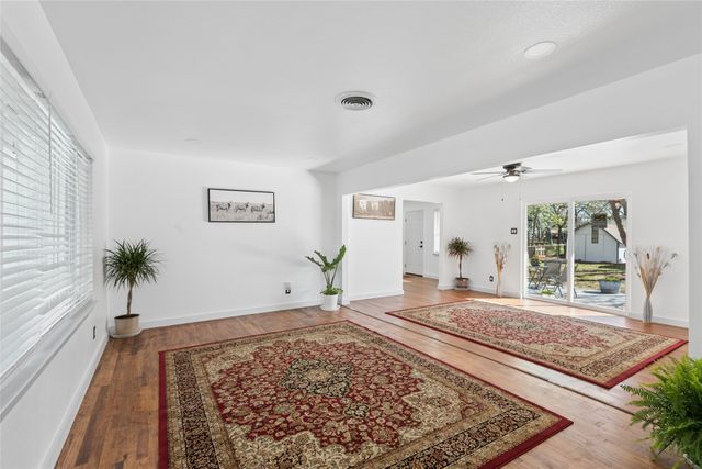 911 Vine Street, Euless, TX 76040