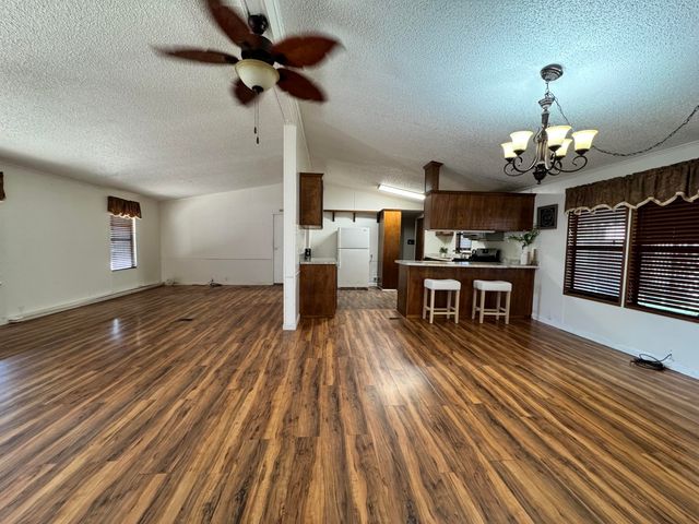 2300 W Morton Avenue 22, Porterville, CA 93257