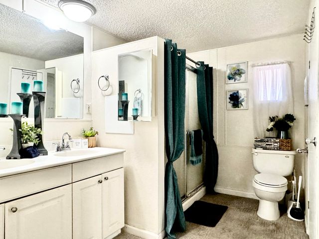 2300 W Morton Avenue 22, Porterville, CA 93257