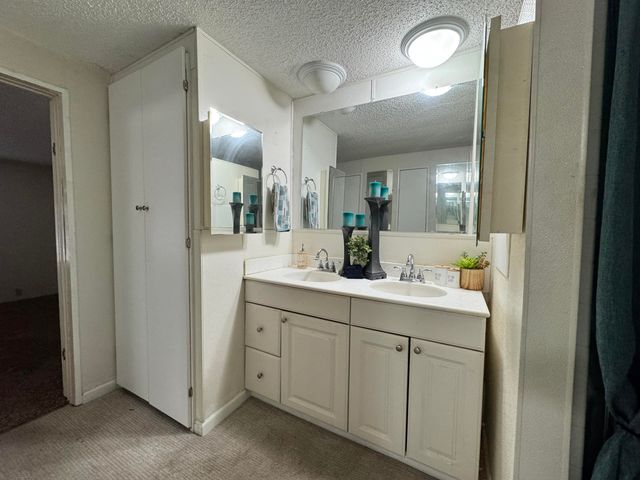 2300 W Morton Avenue 22, Porterville, CA 93257