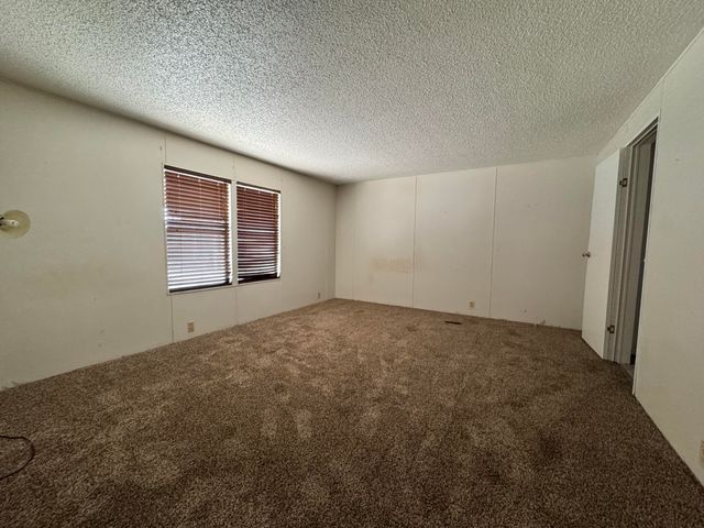 2300 W Morton Avenue 22, Porterville, CA 93257