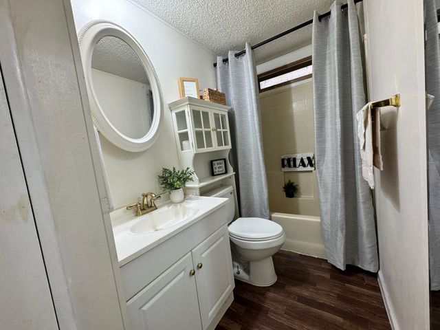 2300 W Morton Avenue 22, Porterville, CA 93257