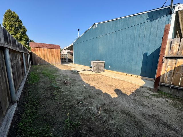 2300 W Morton Avenue 22, Porterville, CA 93257