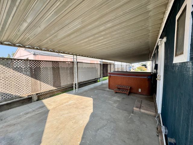 2300 W Morton Avenue 22, Porterville, CA 93257